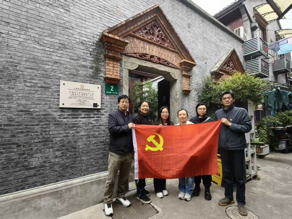 参观新青年3.jpg