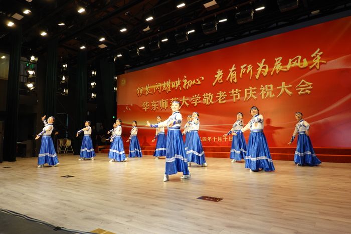 14舞蹈:乌兰巴托的夜.JPG