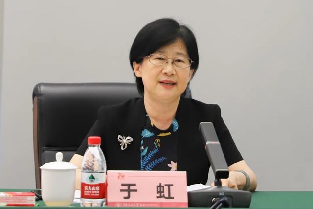 图2 教育部离退休干部局党委书记、局长于虹发表讲话.jpg